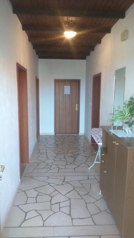 Apartments Plazibat Škrip エクステリア 写真
