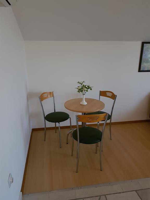 Apartments Plazibat Škrip エクステリア 写真