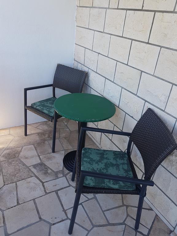 Apartments Plazibat Škrip エクステリア 写真