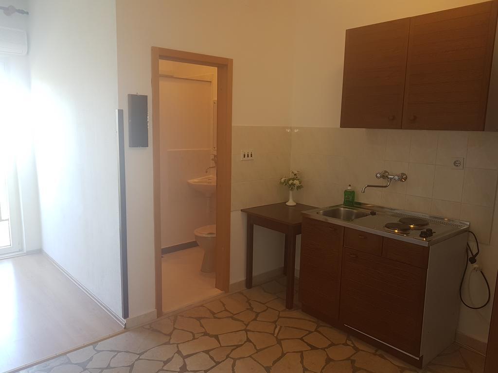 Apartments Plazibat Škrip エクステリア 写真