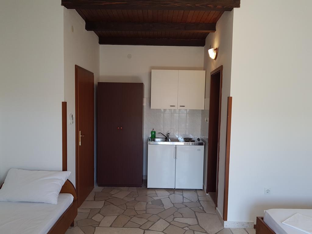Apartments Plazibat Škrip エクステリア 写真